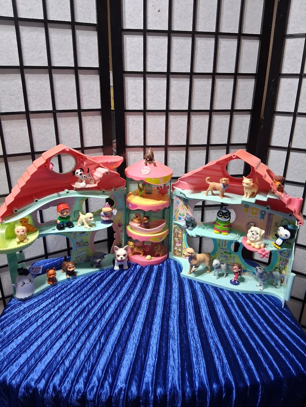 Littlest Pet Shop Biggest House Playset